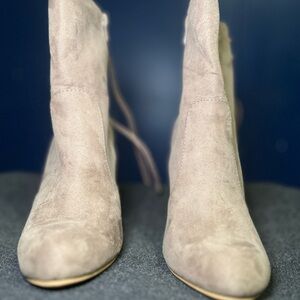 Elegant Women's Suede Ankle Boots